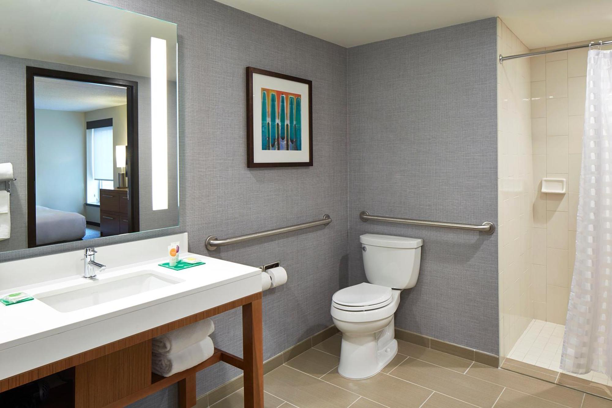 Hyatt Place Lansing-East Room photo